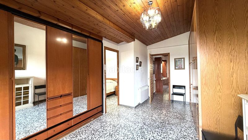 Foto dcbda98d-eec2-400d-bb0a-35222de81858. Casa amb aparcament piscina a Llacuna (La)