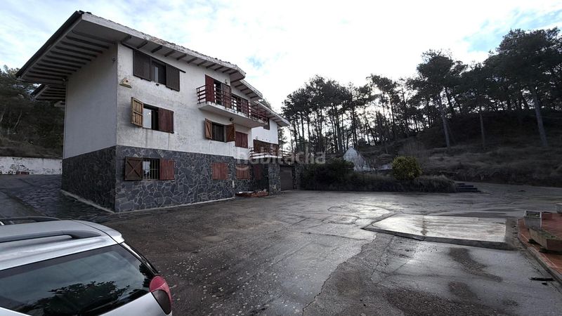 Foto e5a2644f-5e36-4345-847e-6df2187cbbe9. Casa amb aparcament piscina a Llacuna (La)