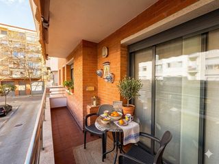 Flat  Carrer melzo. Piso en la girada por 280.000