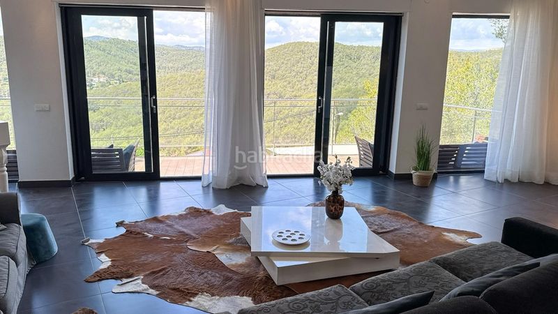 Foto c18e8c83-6ea7-43f9-b71f-1b6e4f7ff21b. Casa amb aparcament piscina a Olivella