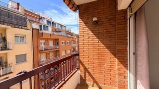 Pis  Carrer font-rubi. Precioso piso cerca del centro con cuatro habitaciones