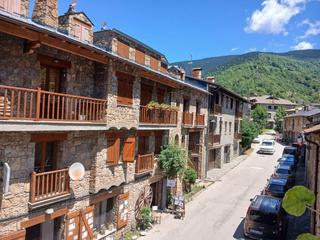 Edifici a Llanars. Finca rustica hotelera en setcases