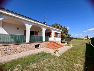 Maison à Sant Martí Sarroca. Bonita casa en pleno penedes rodeada de viñas.