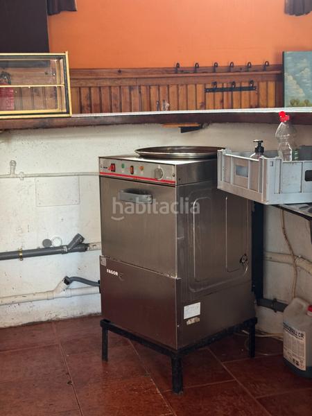 Foto aa992a14-b281-4c26-9b19-9b7340e35613. Lloguer local comercial a avenida alcalde josé fernandín 26 a Castrillón