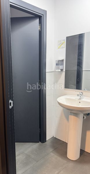 Foto b2b18a79-35fb-4f78-9f6f-6e6f1e19bb20. Lloguer local comercial a calle ramiro i 13 a Piedras Blancas Castrillón