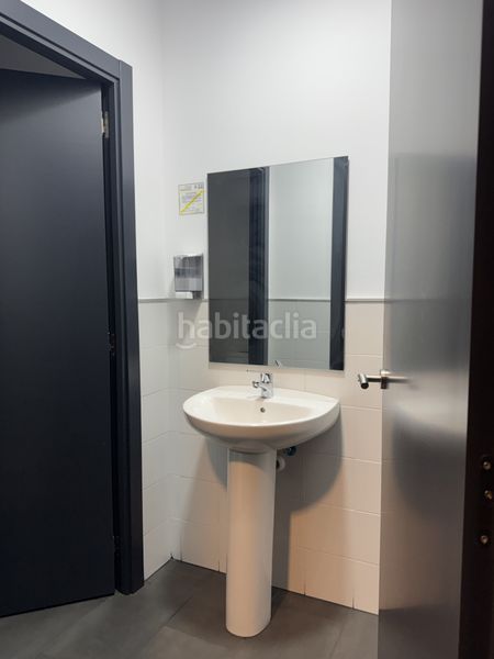 Foto e589f103-407a-43c6-a0fb-846f2e90c151. Lloguer local comercial a calle ramiro i 13 a Piedras Blancas Castrillón