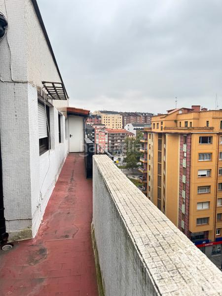 Foto 1cdfedb4-f2a6-4777-a60e-13ce83ecfb4d. Ático en calle josé manuel pedregal 6 ático en venta en el Centro - terraza de 40 metros cuadrados en Avilés