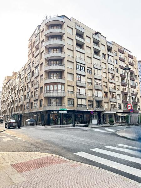 Foto 5f4f3a21-22d7-4000-9e28-8d8c0f76ac23. Ático en calle josé manuel pedregal 6 ático en venta en el Centro - terraza de 40 metros cuadrados en Avilés