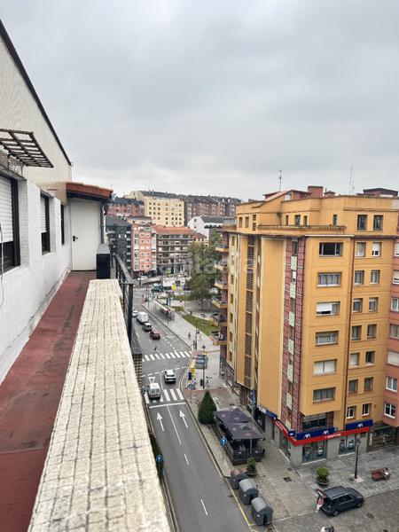 Foto 7d600b9c-2b84-4c93-b3f9-3129864b1e81. Ático en calle josé manuel pedregal 6 ático en venta en el Centro - terraza de 40 metros cuadrados en Avilés