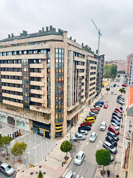 Foto 85e24520-0dfe-40a9-94ec-52132eb2c55e. Ático en calle josé manuel pedregal 6 ático en venta en el Centro - terraza de 40 metros cuadrados en Avilés