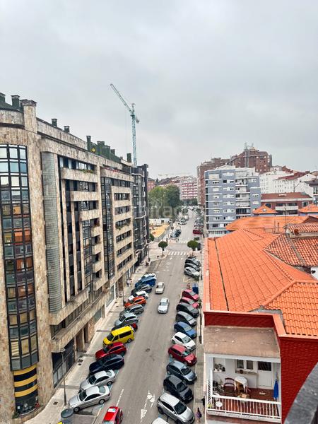 Foto a3e9e0ec-1a4d-409a-9e79-3ffaa2ce6ebf. Ático en calle josé manuel pedregal 6 ático en venta en el Centro - terraza de 40 metros cuadrados en Avilés