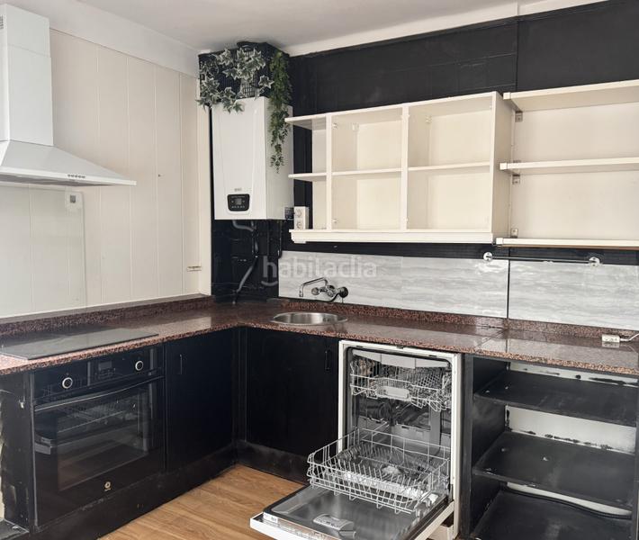 Foto b537a640-a3a9-49d6-a8fa-fbd8ed41fc57. Ático en calle josé manuel pedregal 6 ático en venta en el Centro - terraza de 40 metros cuadrados en Avilés