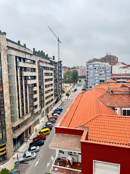 Foto d9341810-6700-45be-9ce8-f88384970ced. Ático en calle josé manuel pedregal 6 ático en venta en el Centro - terraza de 40 metros cuadrados en Avilés