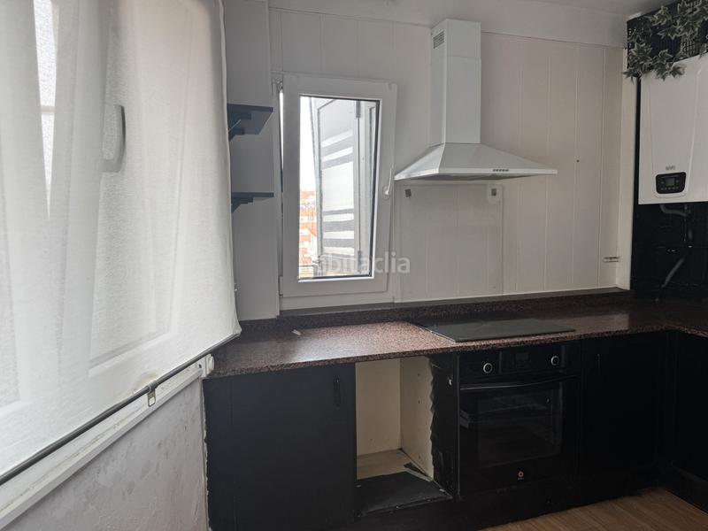Foto f1c917ec-60d1-4319-8461-8becd4b97c9c. Ático en calle josé manuel pedregal 6 ático en venta en el Centro - terraza de 40 metros cuadrados en Avilés