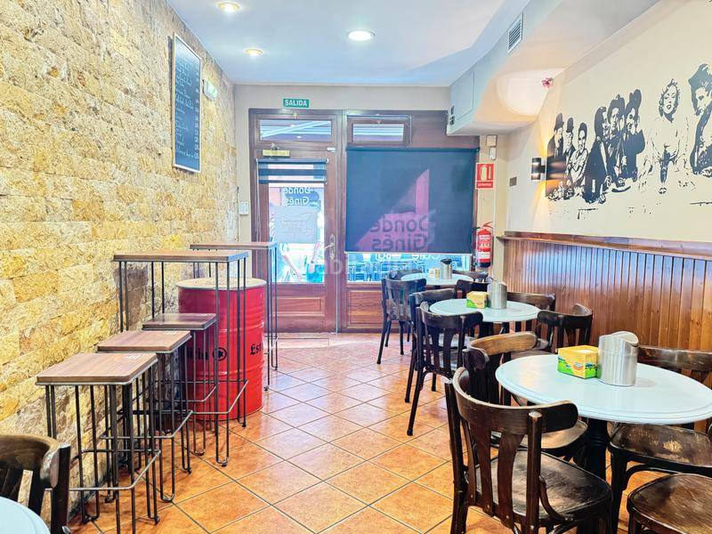 Foto 43f94d74-685b-4dcd-b0e4-82ada780b79b. Alquiler local comercial en calle del prado 15 local instalado como bar / cafetería Centro en Avilés