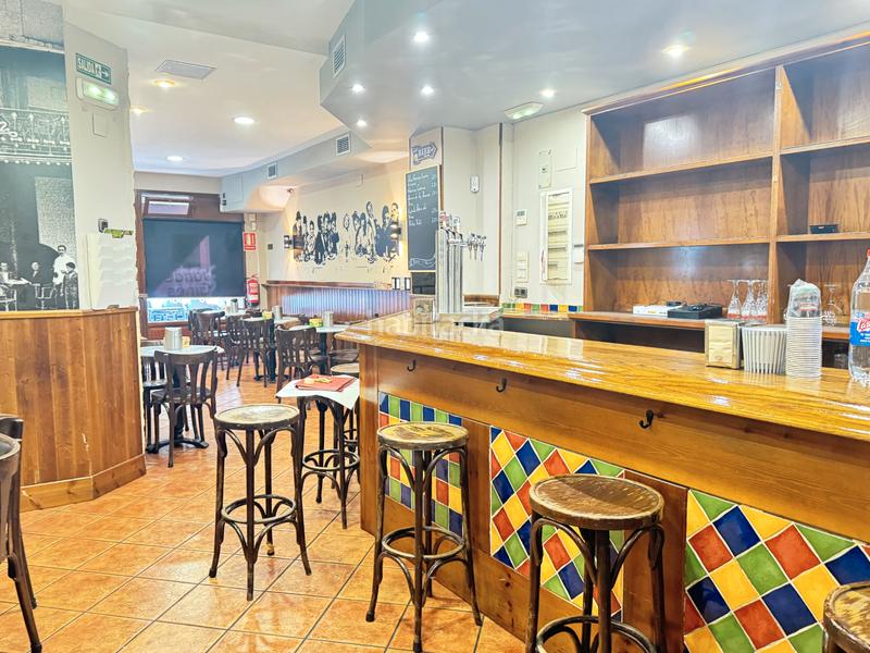Foto 511cd00a-e689-49b4-ba98-0f9256ca604d. Alquiler local comercial en calle del prado 15 local instalado como bar / cafetería Centro en Avilés