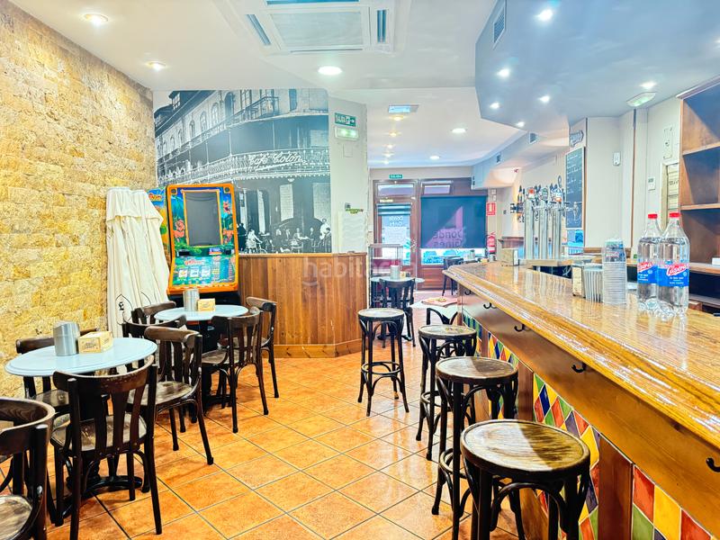 Foto a05ef063-687c-45c1-967d-d79cd84ff7ce. Alquiler local comercial en calle del prado 15 local instalado como bar / cafetería Centro en Avilés