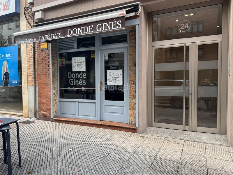 Foto b1d9d566-ddc7-4e34-ad57-44a23bebf35e. Alquiler local comercial en calle del prado 15 local instalado como bar / cafetería Centro en Avilés