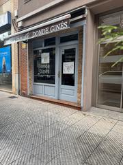 Location Local commercial à Calle del prado 15. Local instalado como bar / cafetería en avilés centro