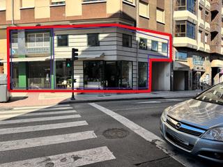 Location Local commercial à Calle josé cueto 48. Local comercial de esquina en alquiler en avilés