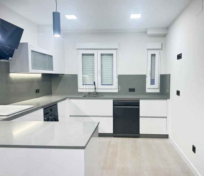 Foto e15b79c8-ce40-42b5-8904-b45d098ecfda. Etagenwohnung in calle cuba 10 in Centro Avilés