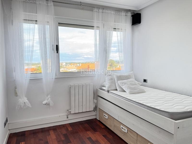 Foto 7e1c36d7-7ae8-4504-8da9-76a3e7c51169. Pis a calle alcalde luis treillard 25 a Salinas Castrillón