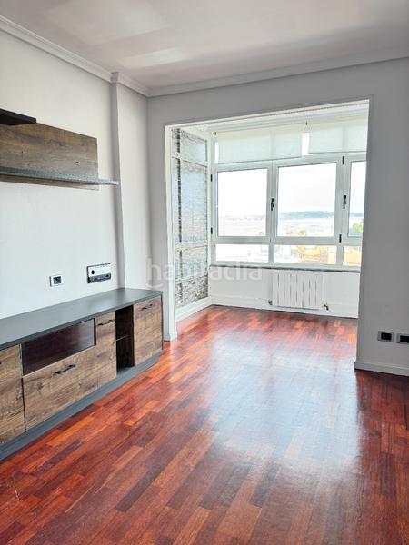 Foto c1a5c41b-3eaa-4509-acbc-bb95f312a3c5. Pis a calle alcalde luis treillard 25 a Salinas Castrillón