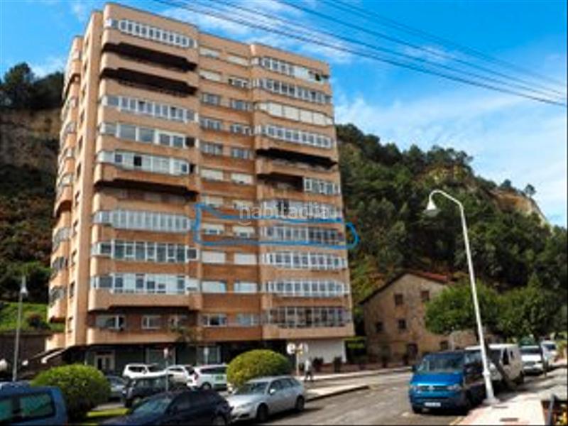 Foto ebba867e-2ca6-404e-87d2-6c65dd4c4978. Pis a calle alcalde luis treillard 25 a Salinas Castrillón