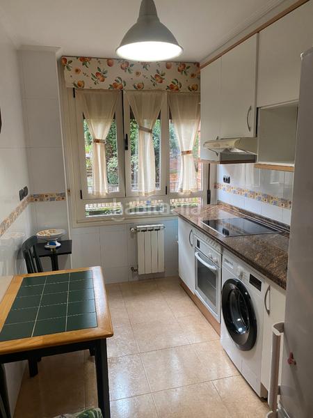 Foto c91ffee9-f571-4b05-9da7-2eebd7467d45. Piso en calle de el balandro 16 piso en venta , zona del nodo . en Avilés