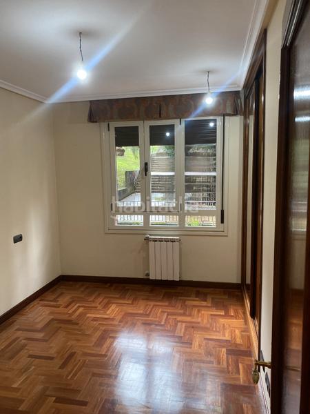 Foto d8e17cf1-e450-4b76-8199-b10c3422b866. Piso en calle de el balandro 16 piso en venta , zona del nodo . en Avilés