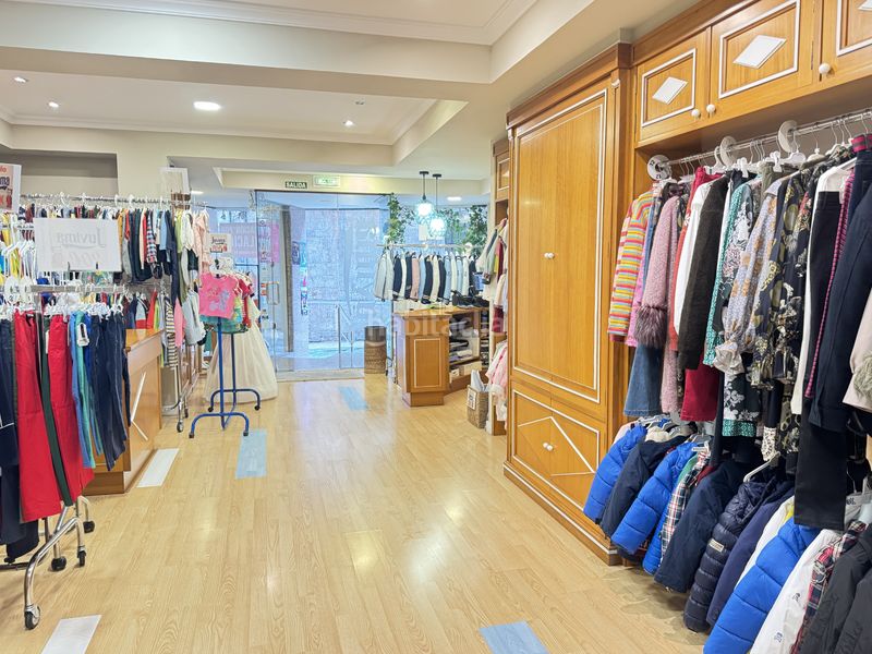 Foto 4784f83e-003d-4f9d-aab5-1b2295cd8e77. Local comercial a calle cabruñana 2 a Centro Avilés