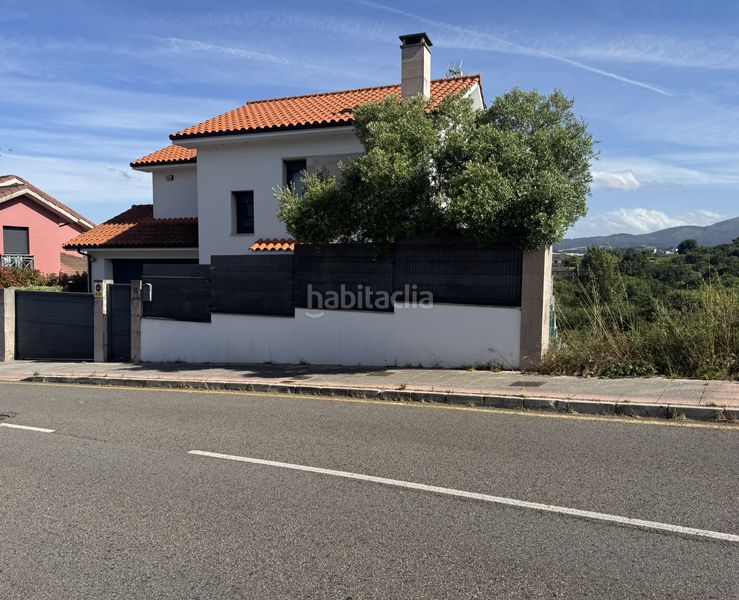 Foto 1c3e00f3-7934-40ea-8bd1-c755597976bf. Xalet a calle somaly man 25 a El Carbayedo - El Quirinal Avilés