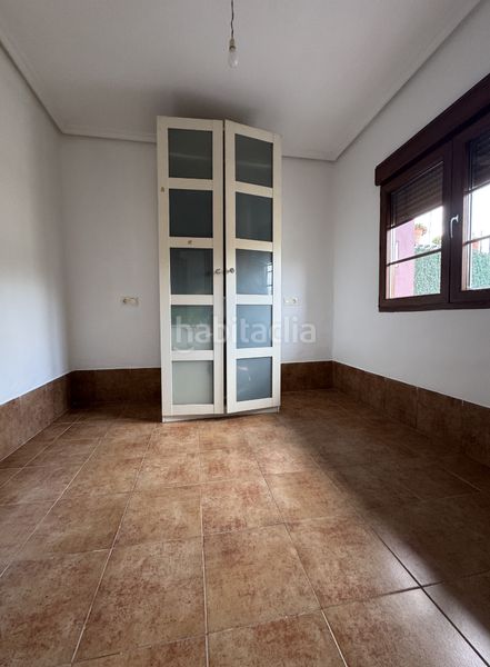 Foto e4e6b9a2-d52b-4825-97ba-465cc99a8204. Casa a lugar folleca 23 a Jardín de Cantos - El Nodo Avilés