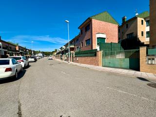 Casa adossada  Calle aida de la fuente. Chalet adosado en venta en avils , el quirinal