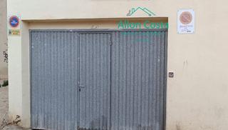 Aparcament cotxe a Centro Urbano. Garage