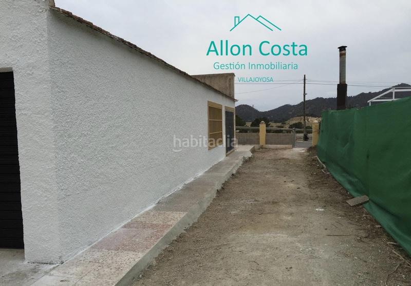 Foto 1370dcbb-7108-4b06-b132-7248c2776bfe. Casa se vende chalet y local comercial en Orxeta