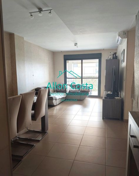 Foto ee582692-046b-4fe3-b15d-9c44ef4e5389. Pis amb piscina a Plans-Gasparot Vila Joiosa (la)