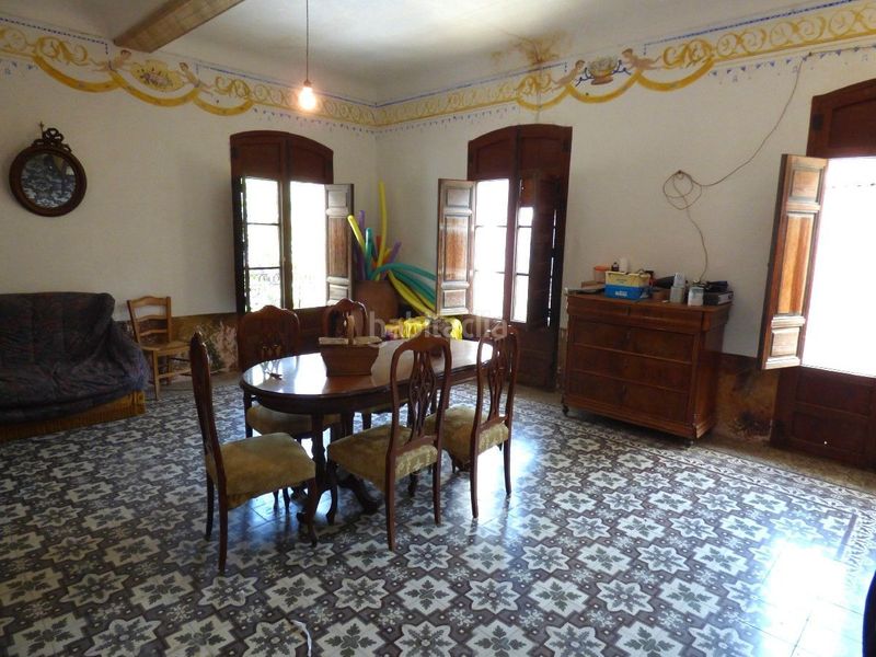 Foto dd5f9662-3376-4027-b212-b4ac8064c1c7. Casa adossada a Relleu