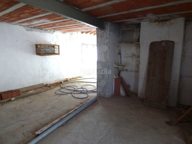 Foto f33069e2-c9f0-45f3-a00e-b257272471f0. Casa adossada a Relleu
