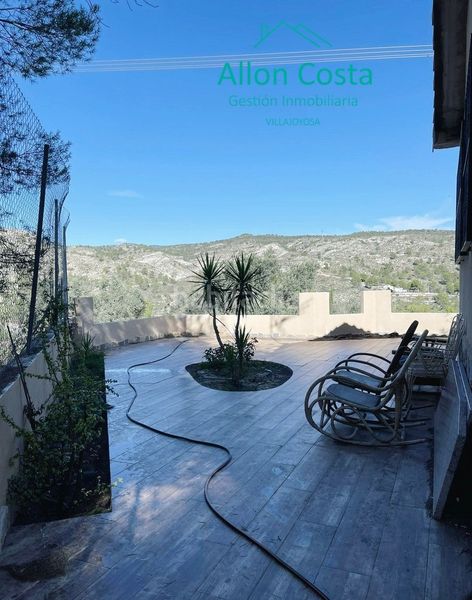 Foto e8949d2c-96b7-4e83-b6a6-fb715f968095. Casa amb piscina a Relleu