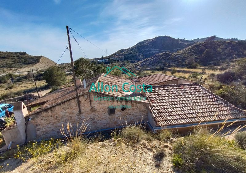 Foto 4225b236-78d5-482d-b75b-935d6106fe31. Masia a Pueblo Acantilado-Lanuza Campello (el)