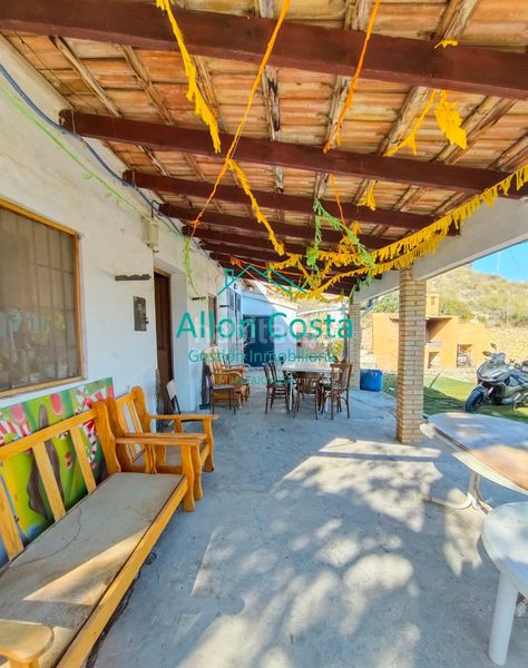 Foto dee8bd4b-9269-4c57-87e4-044b6df5b56f. Masia a Pueblo Acantilado-Lanuza Campello (el)