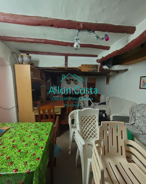 Foto f9f99ef0-7392-47a0-80bc-511692f3722a. Masia a Pueblo Acantilado-Lanuza Campello (el)