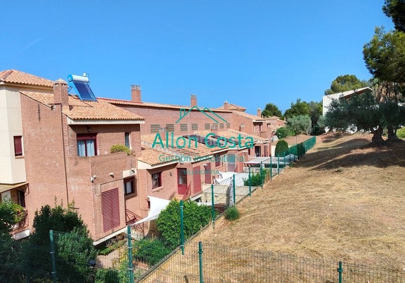 Foto fa46aaf1-160d-4c8e-8d59-2a6205415037. Casa amb calefacció piscina a El Tossal-Bello Horizonte Nucia (la)