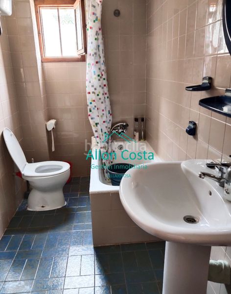 Foto 2155a866-b544-4fab-8028-3ef7a2a52a79. Casa adossada a Pueblo Acantilado-Lanuza Campello (el)