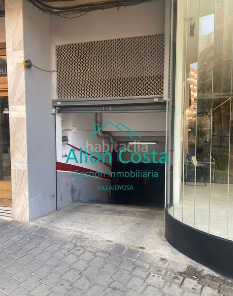 Foto a04510c1-e5ed-4fb5-91bb-5954bd025113. Aparcament cotxe a Centro Urbano Vila Joiosa (la)