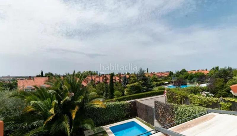 Foto 2b58bc1f-31c0-4c9f-ad78-ebdb71dcef44. Affitto chalet con camino riscaldamento parcheggio piscina in La Moraleja