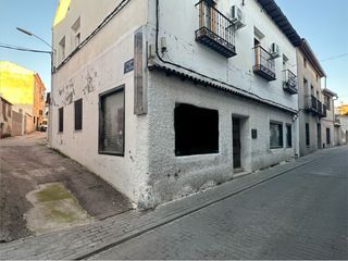 Lloguer Local Comercial  Calle de teresa fuentes camacho. Oportunidad local de alquiler en estremera