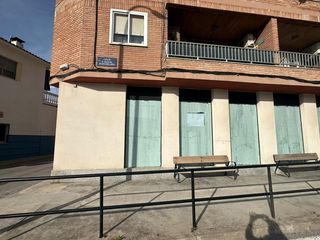 Lloguer Local Comercial  Calle don manuel martínez aedo. Oportunidad local en estremera