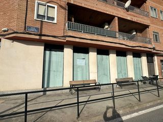 Lloguer Local Comercial  Calle don manuel martínez aedo. Oportunidad local en estremera